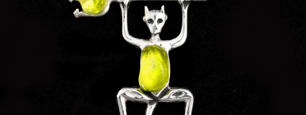Cómo combinar el colgante Diablo Olivina
