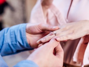 ¿Buscas el anillo de compromiso perfecto?