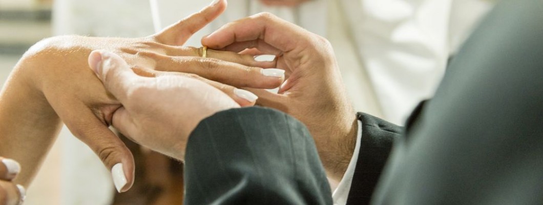 Cómo cuidar tus joyas hechas a mano para que duren toda la vida