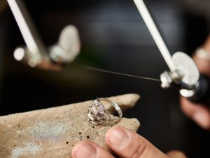 Descubre la magia de la plata artesanal