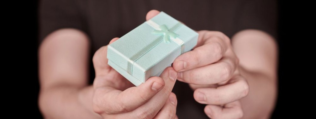 ¿Cómo elegir una joya para regalar a alguien especial?