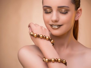Joyas según tu tono de piel: qué metal te favorece más y cómo elegirlo